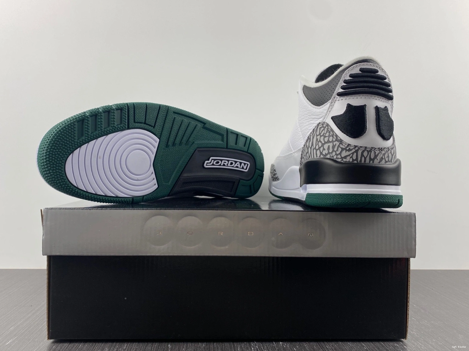 594282233 Retro  3 Ducks White Crew Oregon Jordan Pit 0114